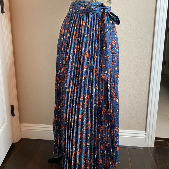 Dresses & Skirts - Pleated Maxi Skirt